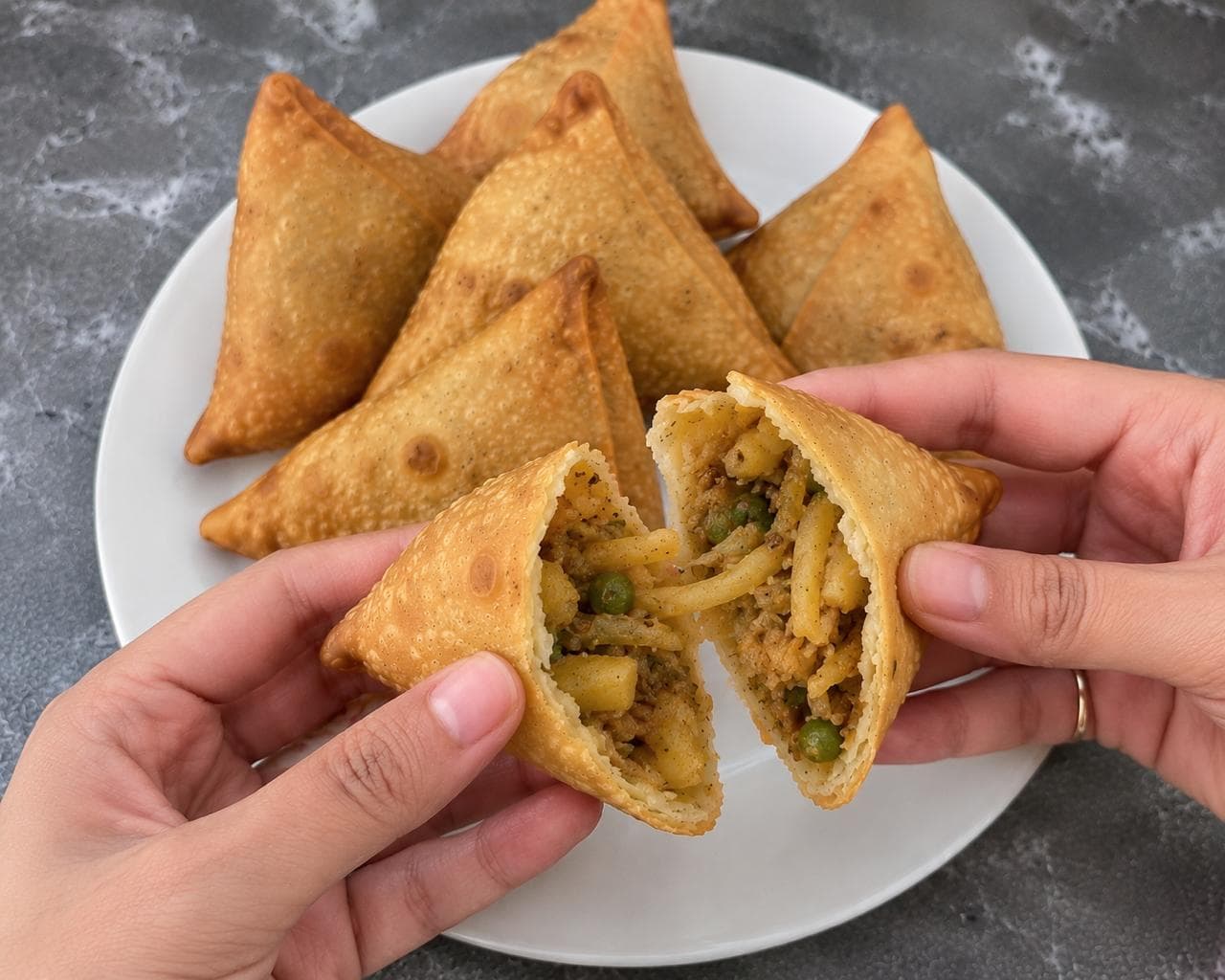 Samoki Samosa